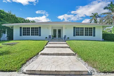 17 E Ocean Ave, Ocean Ridge: photo 1 of 53