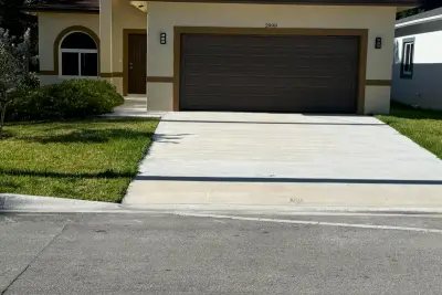 2999 NW 9th St, Fort Lauderdale: photo 1 of 12