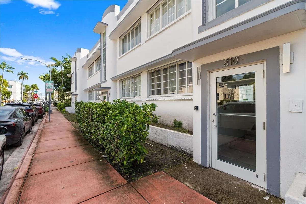 810 7th St #205, Miami Beach: photo 1 of 5