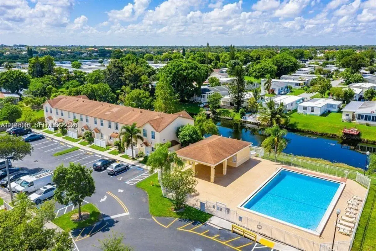 6617 Winfield Blvd #10-1, Margate: photo 1 of 18