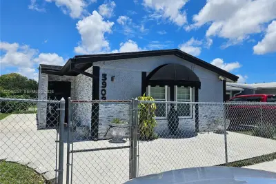 3908 NW 213th St, Miami Gardens: photo 1 of 1