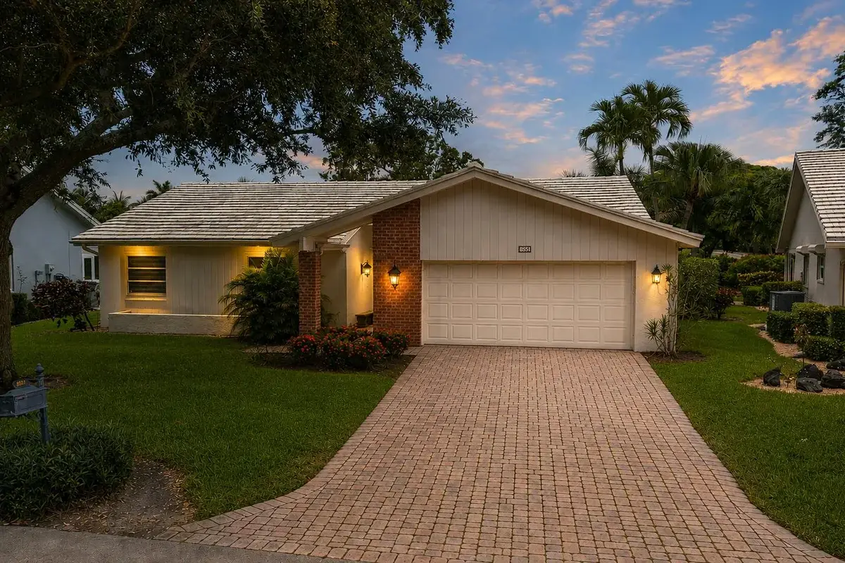 5557 N Cameo Dr N, Boca Raton: photo 1 of 38