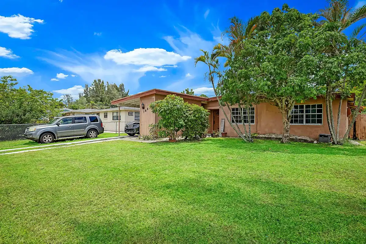 764 Camellia Dr, Royal Palm Beach: photo 1 of 31