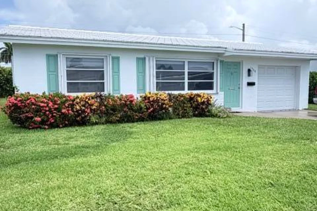 1308 SW 24th St, Boynton Beach: photo 1 of 21