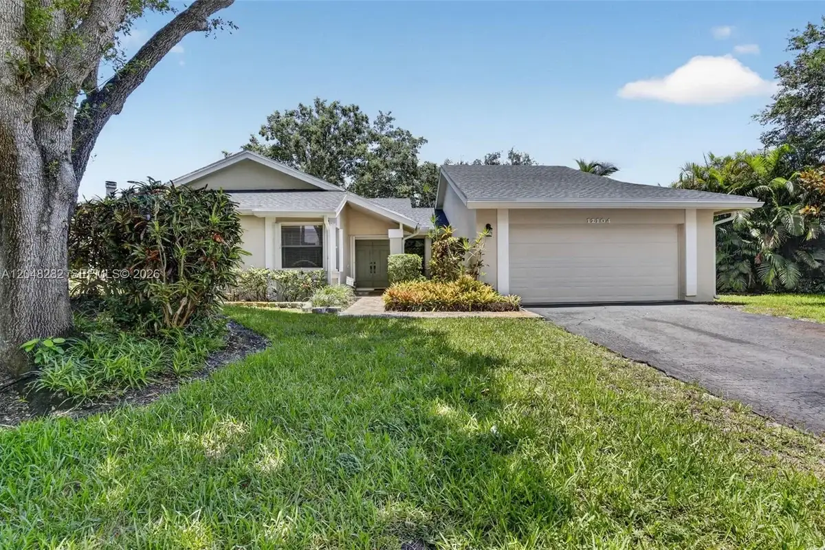 12104 Landing Way, Cooper City: photo 1 of 26