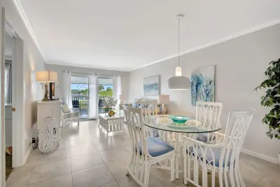154 Lake Meryl Dr #255, West Palm Beach: photo 1 of 27