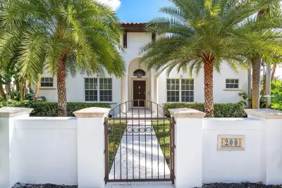 200 NE 2nd St, Boca Raton: photo 1 of 39