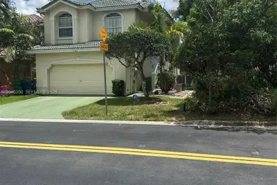 10386 NW 7th St, Coral Springs: photo 1 of 29