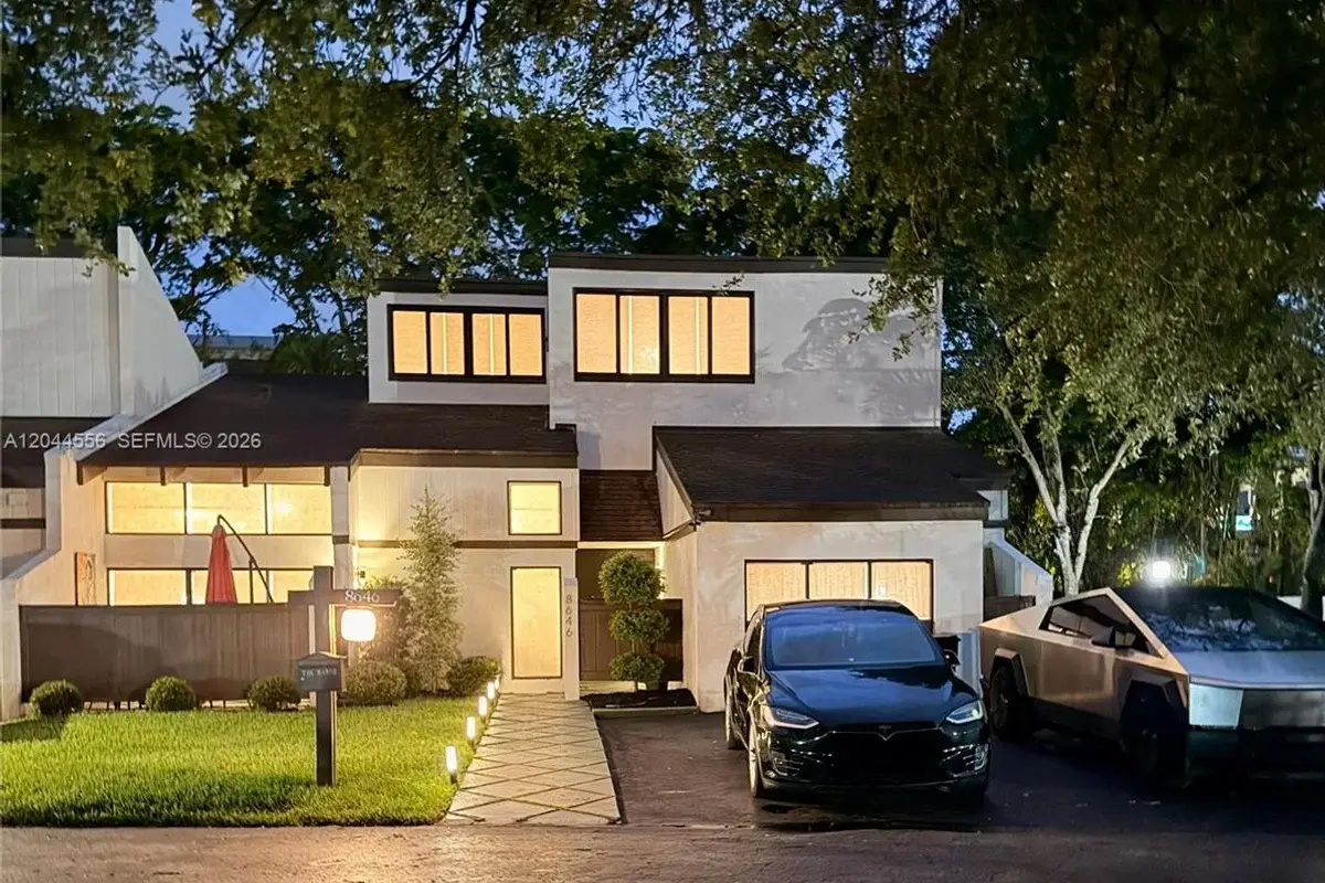 8646 SW 94th St, Miami: photo 1 of 15