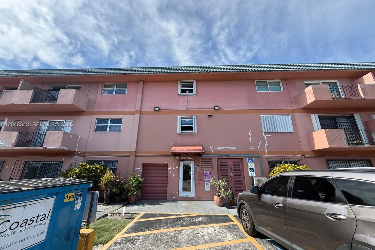17101 NW 57th Ave #305, Miami Gardens: photo 1 of 5