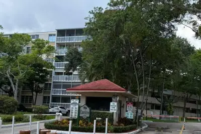 7011 Environ Blvd #210, Lauderhill: photo 1 of 35