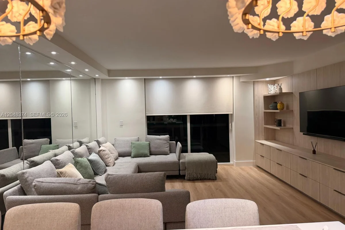 10275 Collins Ave #333, Bal Harbour: photo 1 of 30