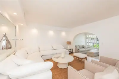 9940 Collins Ave #10, Bal Harbour: photo 1 of 36