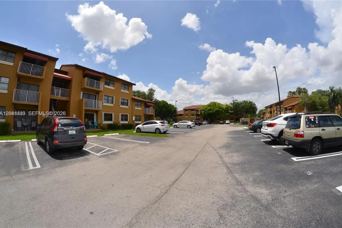 15630 SW 80th St #I-210, Miami: photo 1 of 12