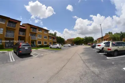 15630 SW 80th St #I-210, Miami: photo 1 of 12