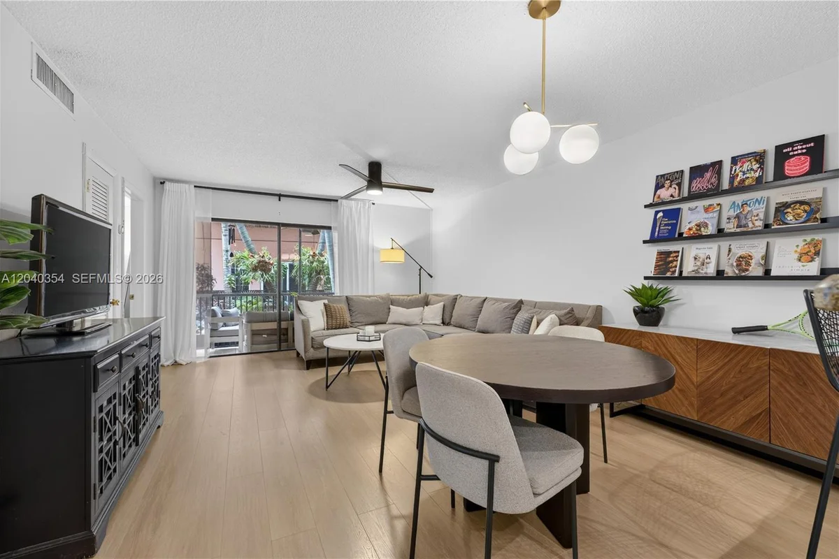 630 Tennis Club Dr #107, Fort Lauderdale: photo 1 of 23
