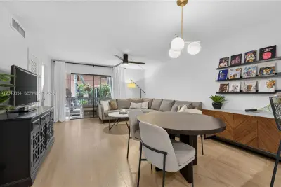 630 Tennis Club Dr #107, Fort Lauderdale: photo 1 of 23