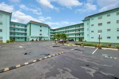 4141 NW 44th Ave #116, Lauderdale Lakes: photo 1 of 12
