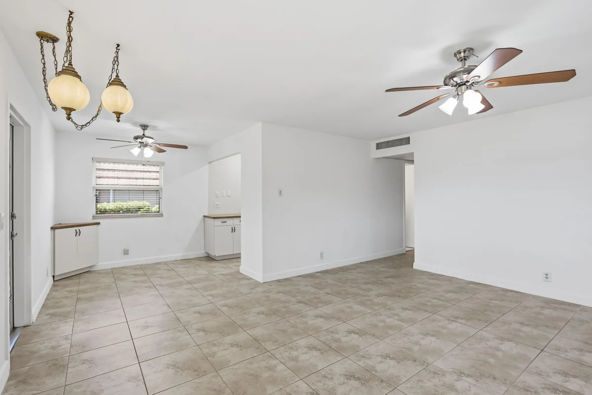 164 Seville G, Delray Beach: photo 1 of 25