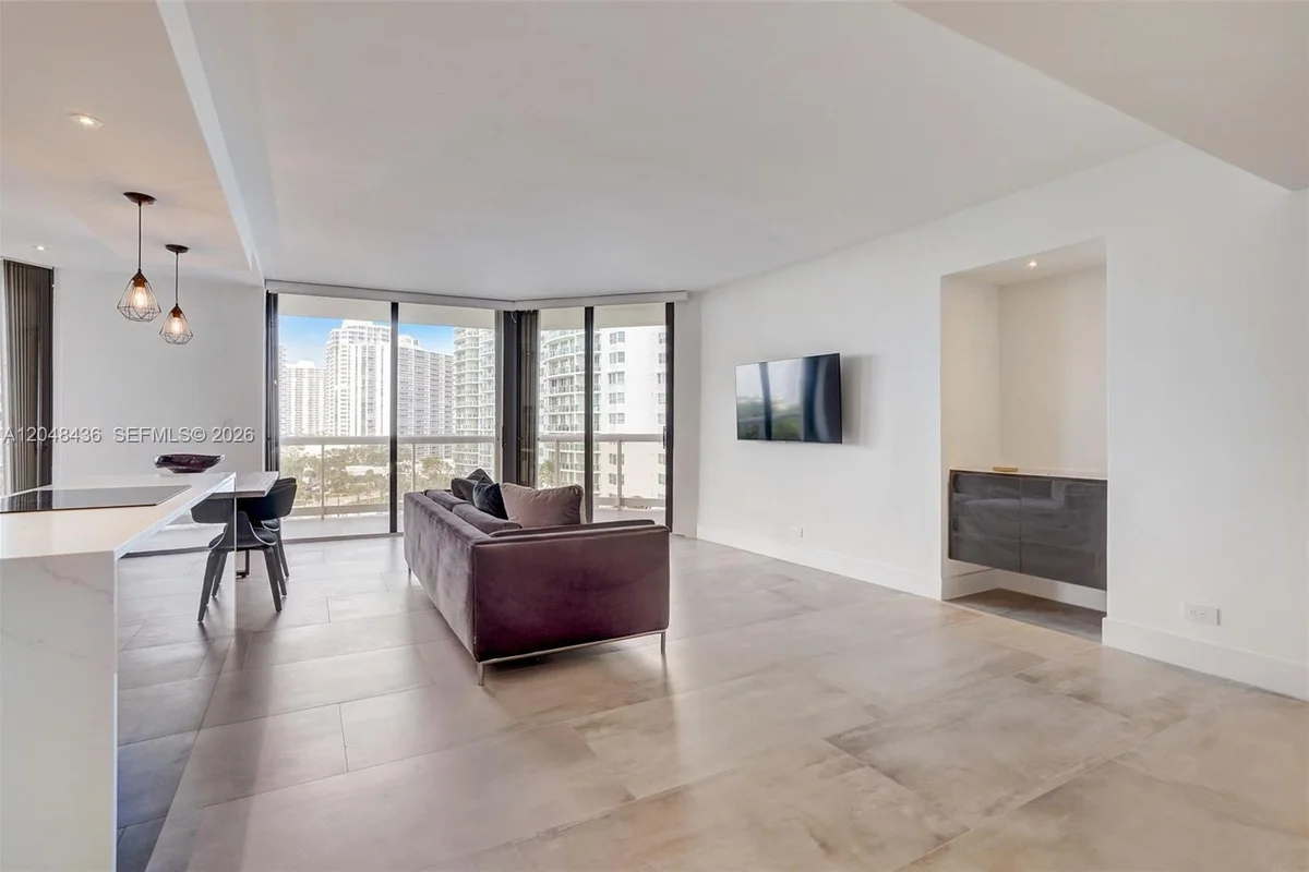 20191 E Country Club Dr #802, Aventura: photo 1 of 32