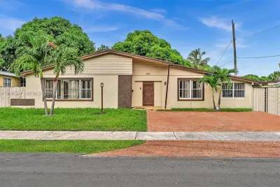 331 NE 176th St, North Miami Beach: photo 1 of 28