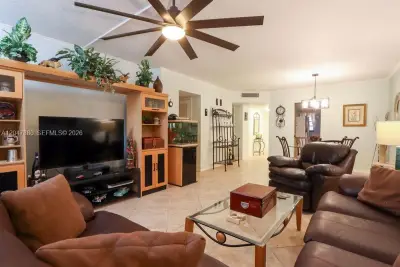3575 Broken Woods Dr #303, Coral Springs: photo 1 of 29