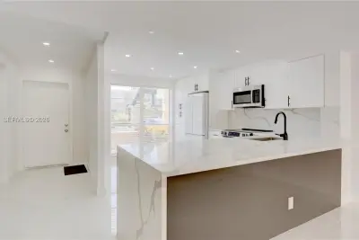 933 NE 24th Ave #169, Hallandale Beach: photo 1 of 50