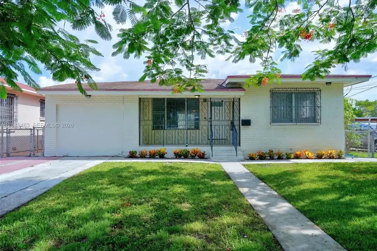 2323 NW 1st St, Miami: photo 1 of 44
