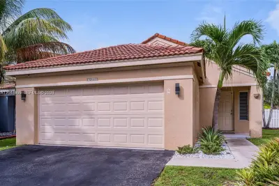 1356 Presidio Dr, Weston: photo 1 of 15