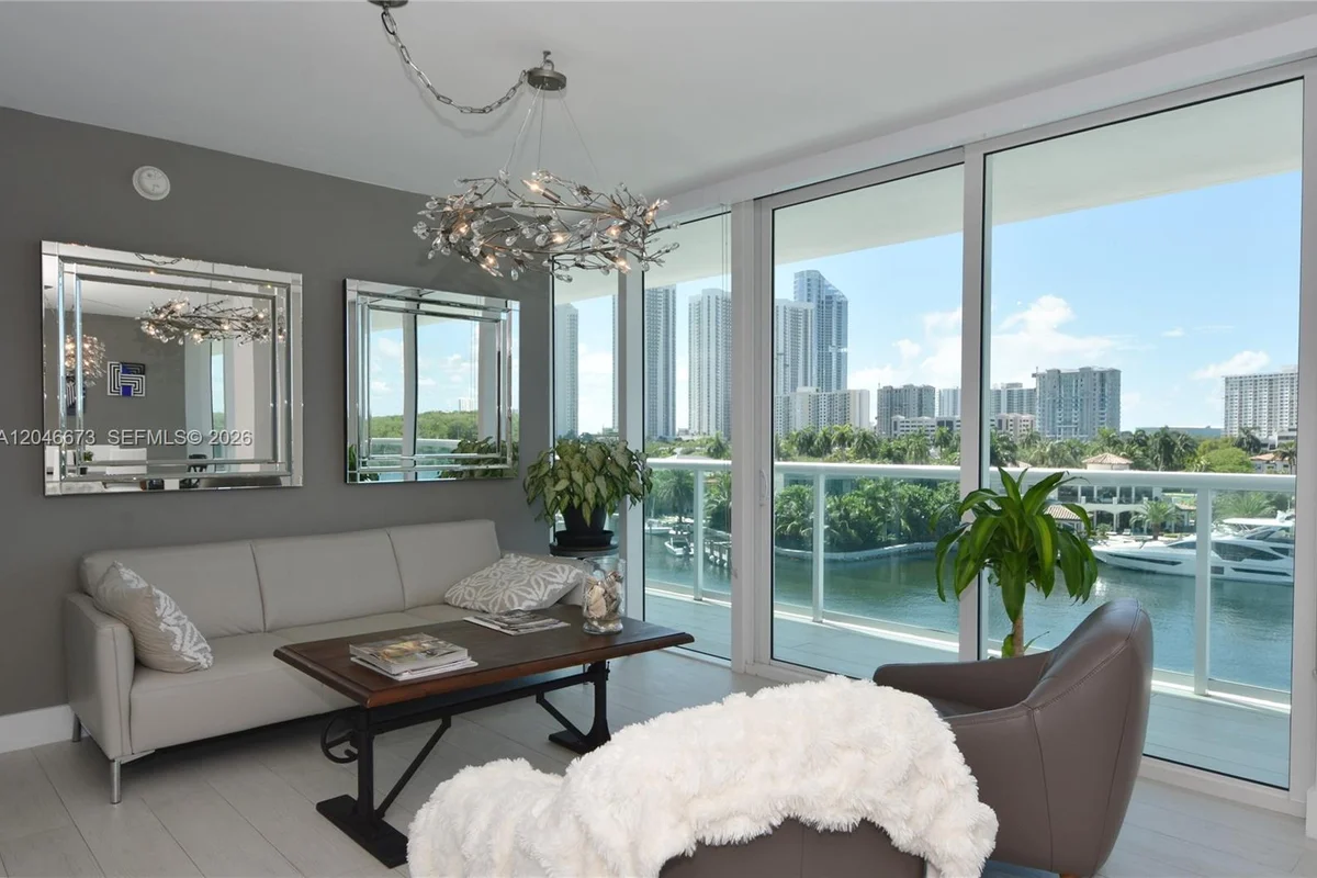 400 Sunny Isles Blvd #521, Sunny Isles Beach: photo 1 of 8