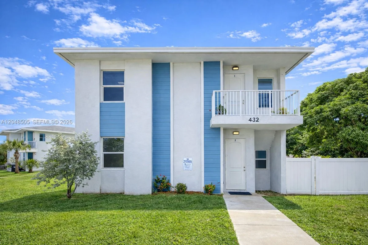 432 21st St, West Palm Beach: photo 1 of 16