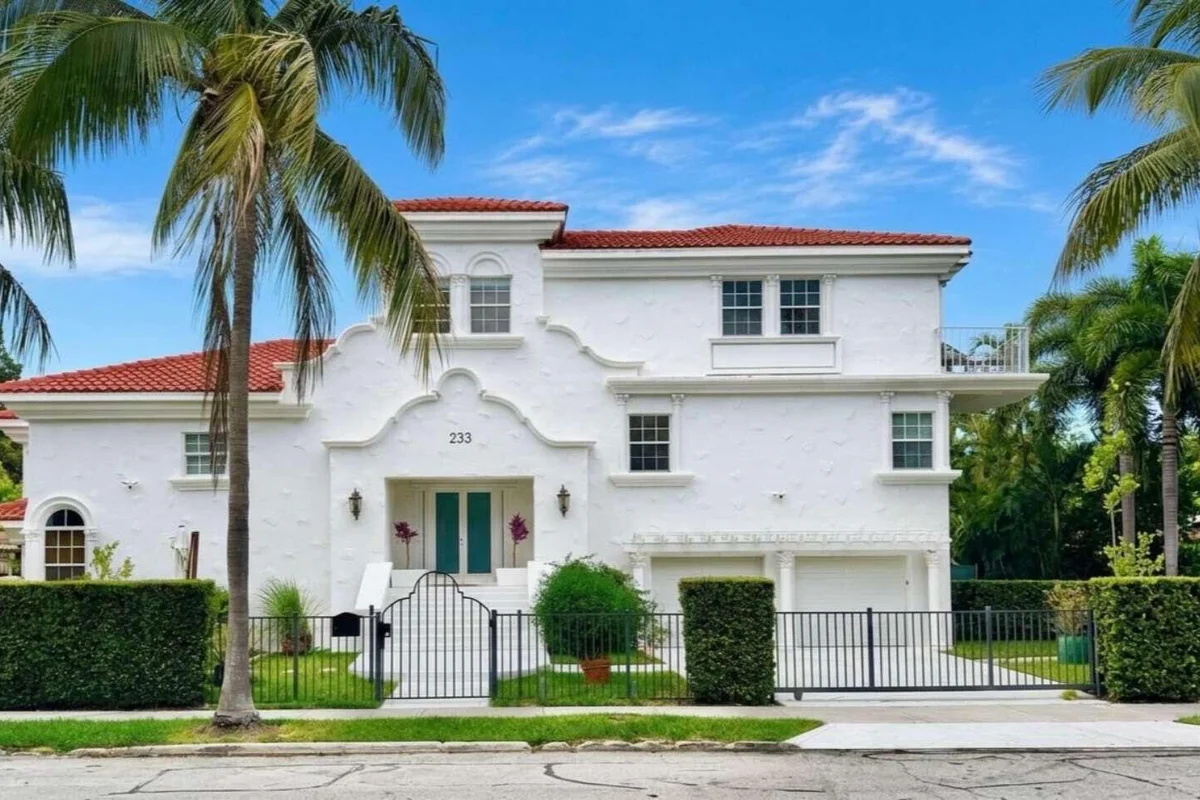 233 Pershing Way, West Palm Beach: photo 1 of 23