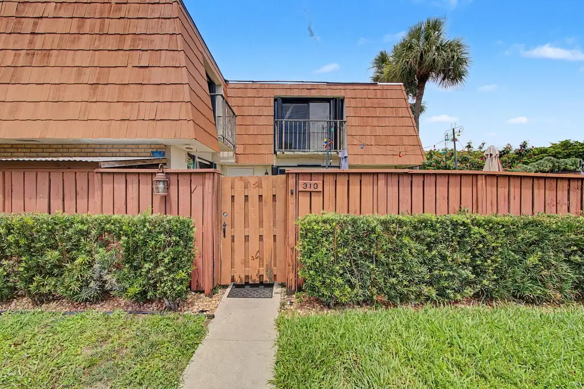 310 Buttonwood Ln #B, Boynton Beach: photo 1 of 19