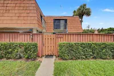 310 Buttonwood Ln #B, Boynton Beach: photo 1 of 19