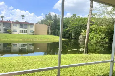463 Lake Frances Dr, West Palm Beach: photo 1 of 17