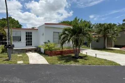 5331 SW 35th St, Davie: photo 1 of 31
