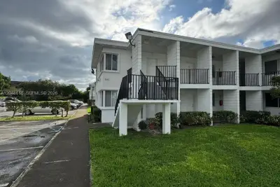 680 NE 88th Ter #2, Miami: photo 1 of 9