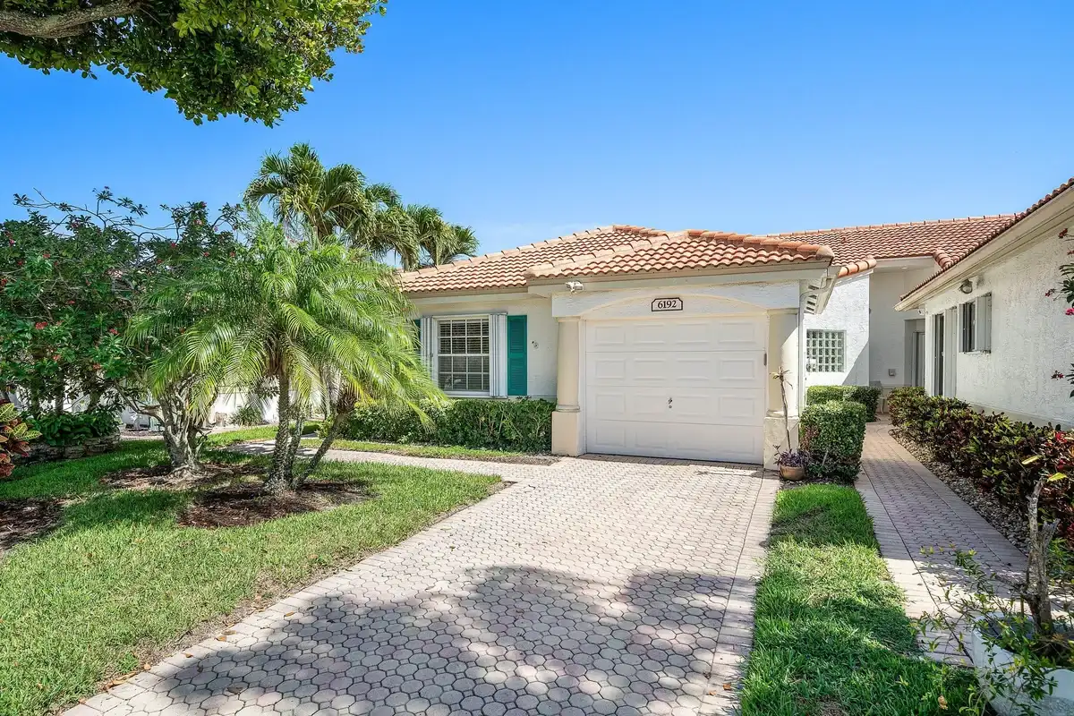 6192 Floral Lakes Dr, Delray Beach: photo 1 of 19
