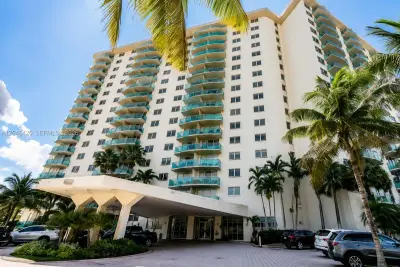 19370 Collins Ave #716, Sunny Isles Beach: photo 1 of 28
