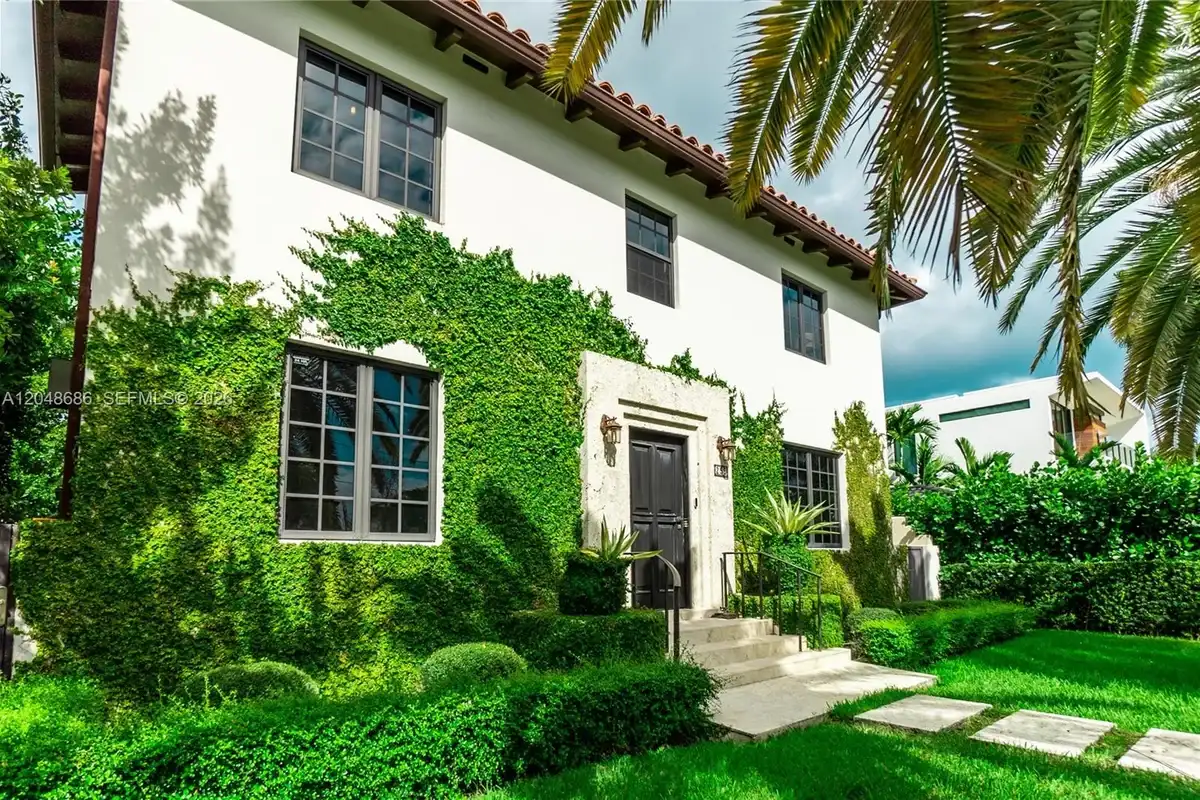 255 Palm Ave, Miami Beach: photo 1 of 23