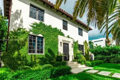255 Palm Ave, Miami Beach: photo 1 of 23