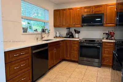 3781 Jackson Blvd, Fort Lauderdale: photo 1 of 42