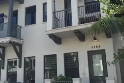 5184 NW 84th Ave, Doral: photo 1 of 5
