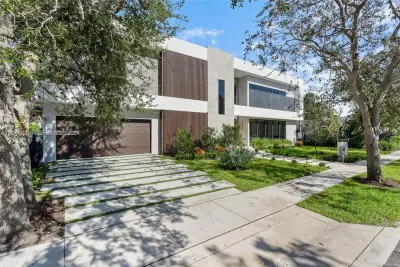 801 SE 11th Ct, Fort Lauderdale: photo 1 of 43