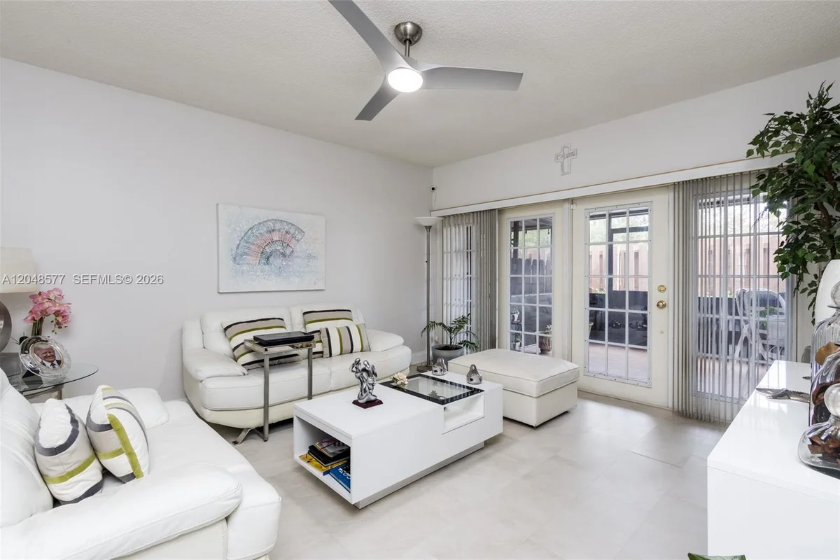 7032 SW 23rd St #16, Davie: photo 1 of 31