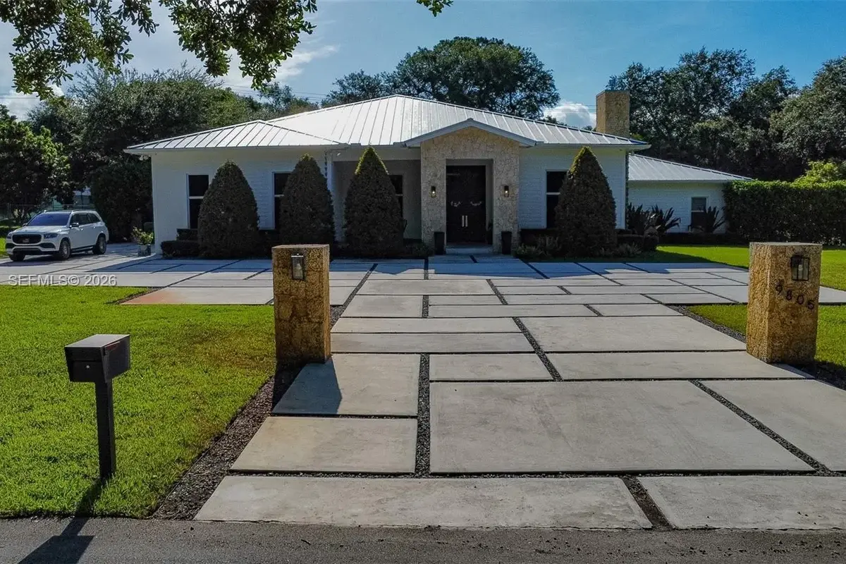 9805 SW 90th Ave, Miami: photo 1 of 79