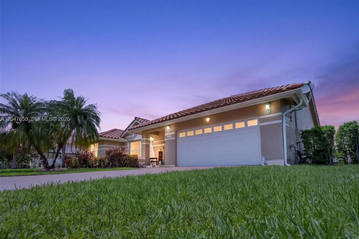 16203 NW 8th Dr, Pembroke Pines: photo 1 of 55