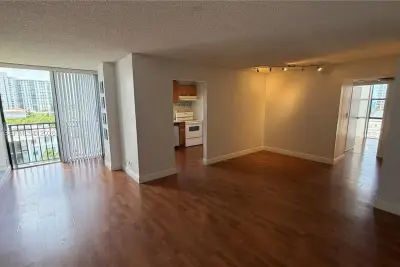 17021 N Bay Rd #914, Sunny Isles Beach: photo 1 of 32