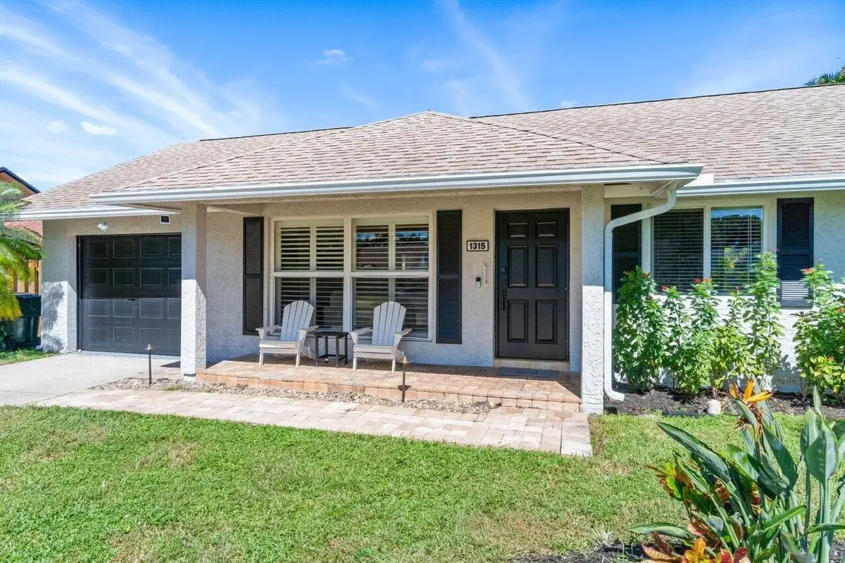 1315 Fulmar Dr, Delray Beach: photo 1 of 30