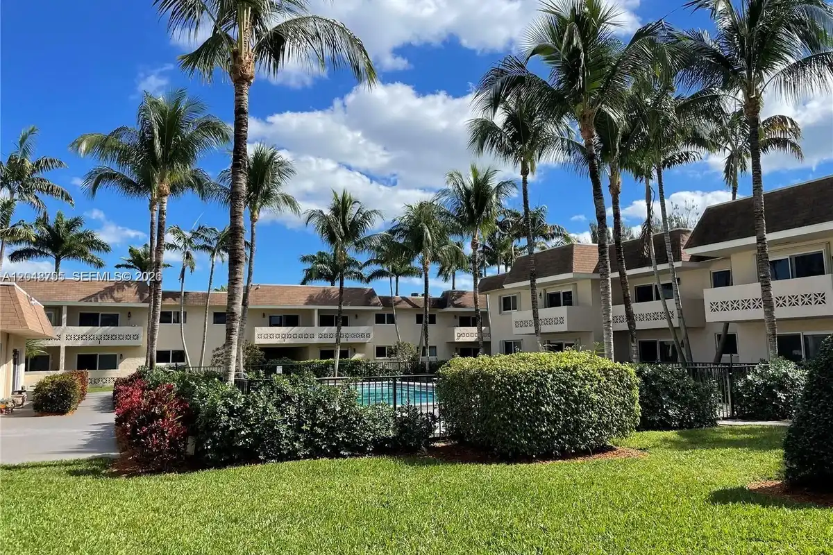 14500 SW 88th Ave #151, Palmetto Bay: photo 1 of 10